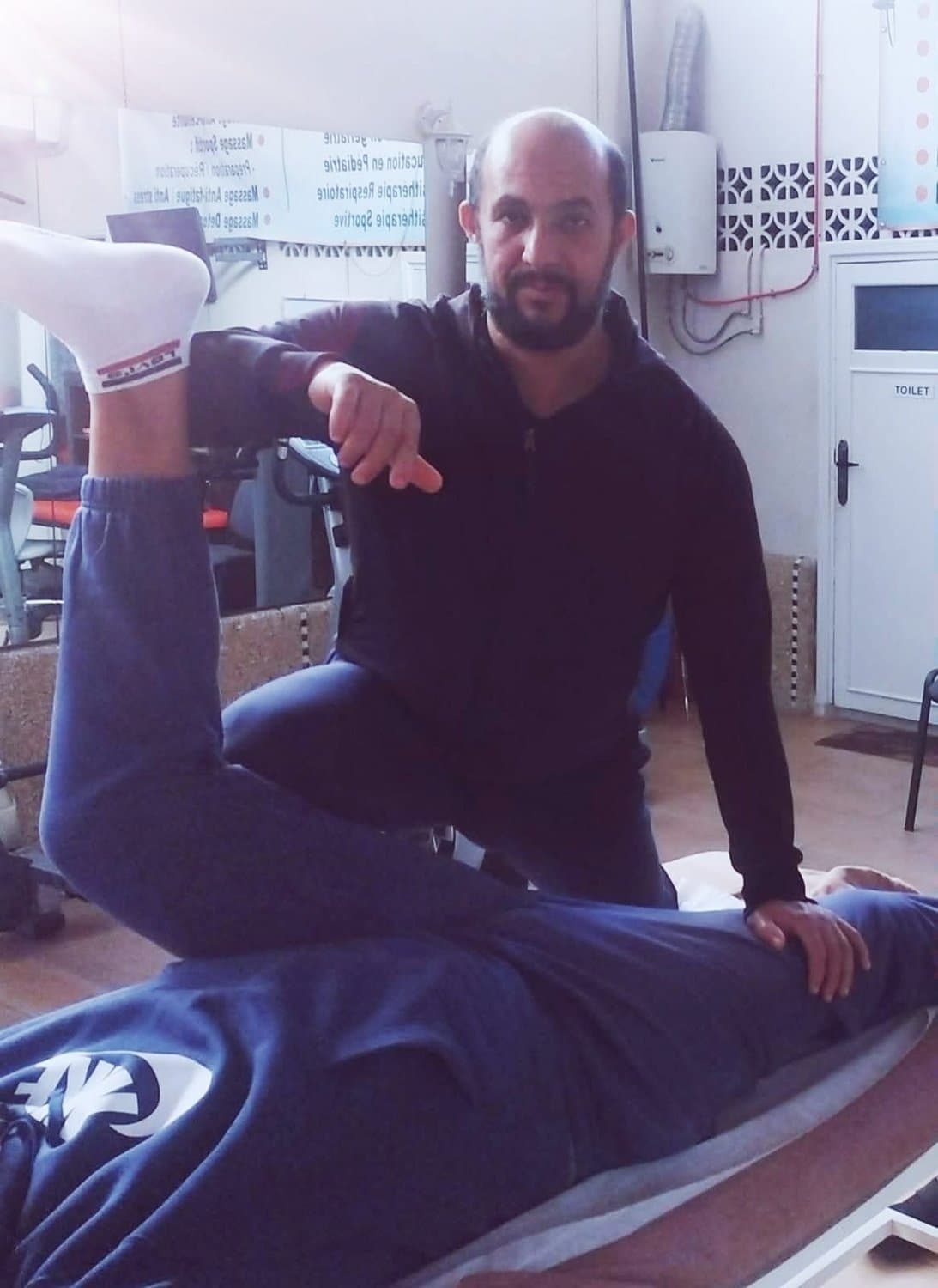 Séance de massage sur table